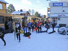 Lauantaina bussit toivat pettyneet hiihtäjät takaisin Renaan.